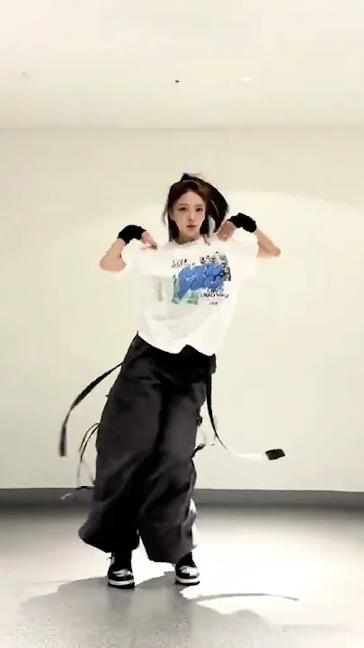 Cô gái Trung Quốc xinh đẹp đang nhảy múa 331 #shorts #tiktok #douyin #dance #beautiful
