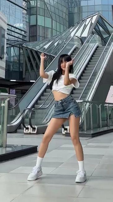 Cô gái Trung Quốc xinh đẹp đang nhảy múa 335 #shorts #tiktok #douyin #dance #beautiful